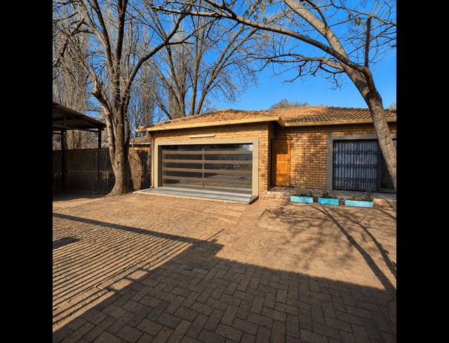 3 BEDROOM HOUSE FOR SALE IN RENSBURG